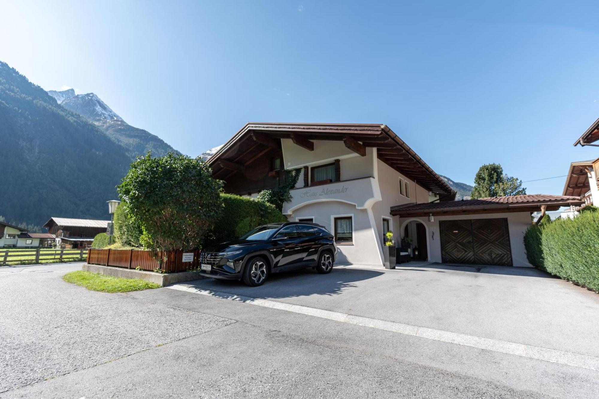 Haus Alexander Apartment Längenfeld Екстериор снимка