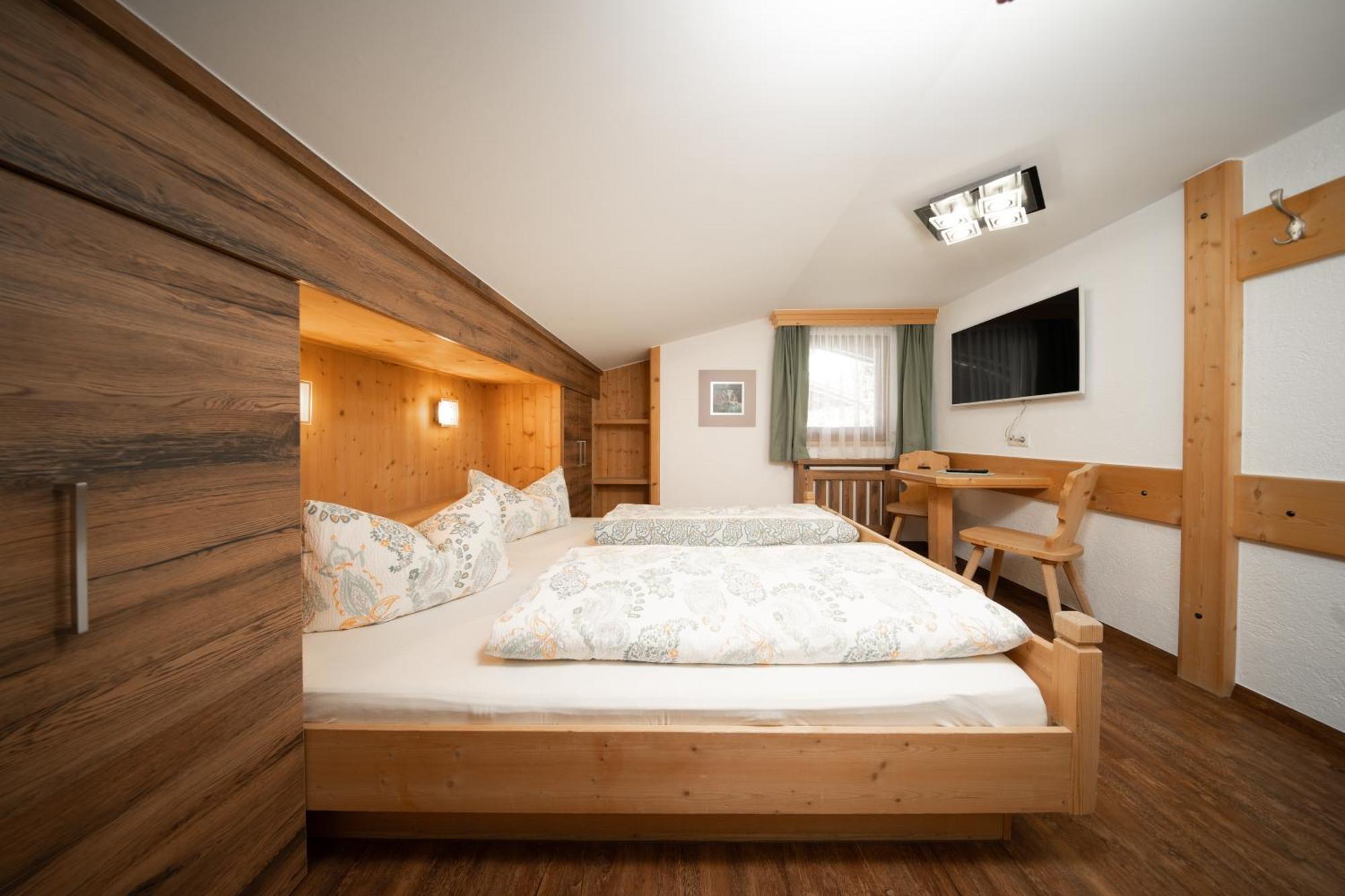 Haus Alexander Apartment Längenfeld Екстериор снимка
