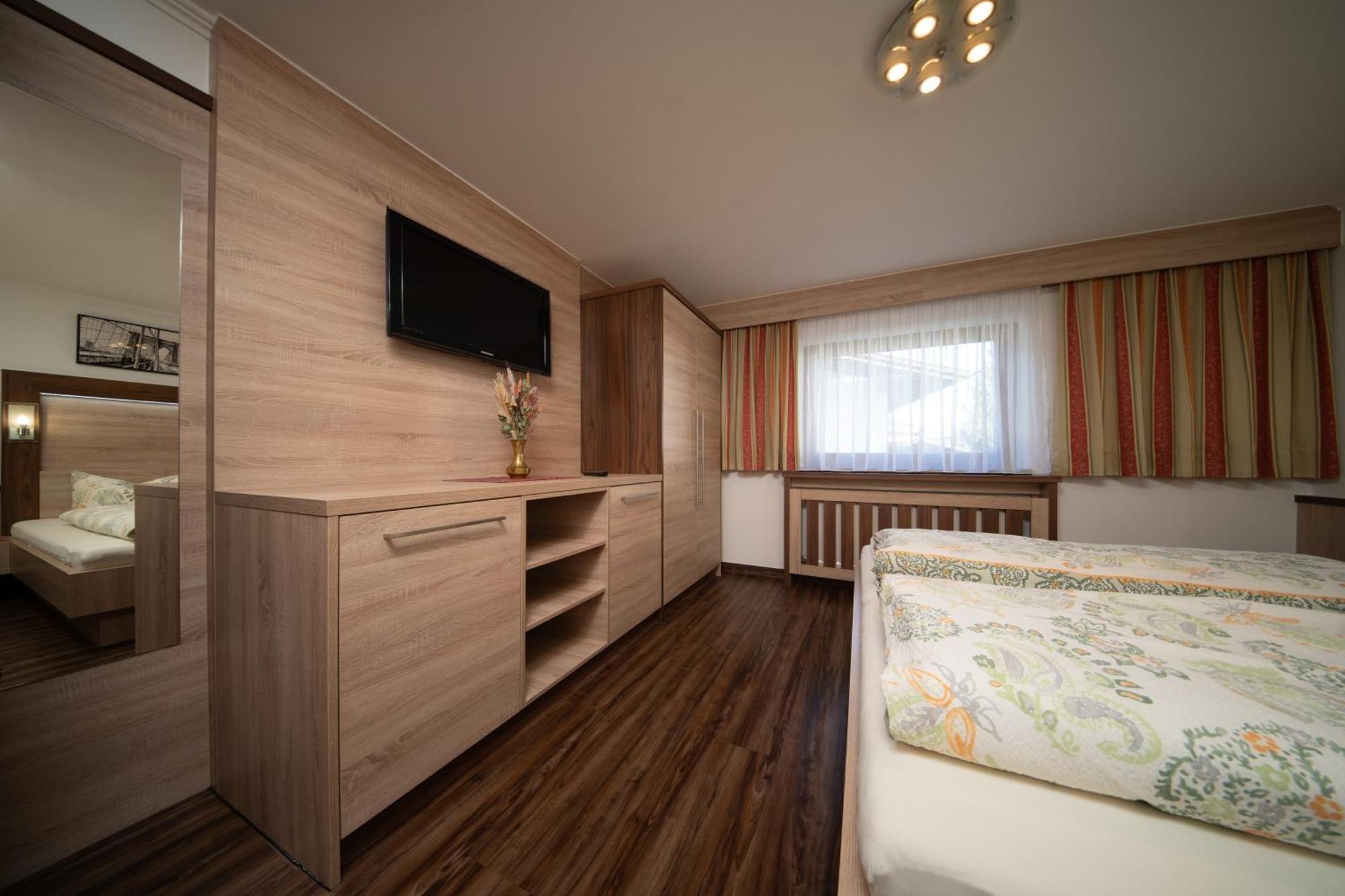 Haus Alexander Apartment Längenfeld Екстериор снимка